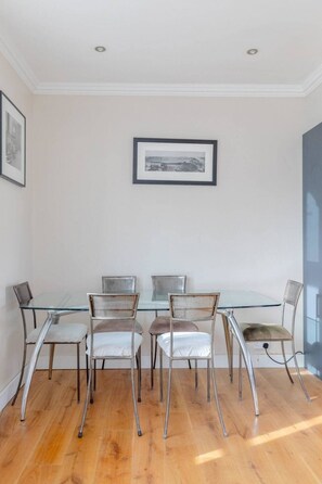 Apartament bàsic | Servei de restauració