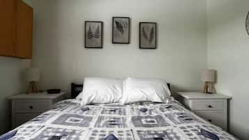 1 bedroom, iron/ironing board, free WiFi, bed sheets