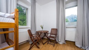 Kamer (Meadow private room with shared bathr) | Interieur