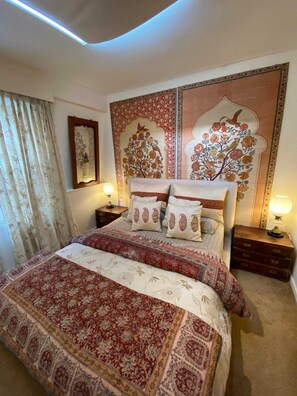 Basic Apartment | 2 bedrooms, laptop workspace, iron/ironing board, bed sheets - Beautifully Curated 2BD Flat Tyburnia, London! (London)