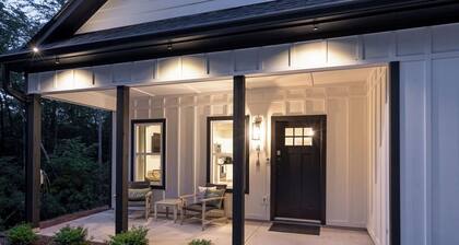 Oakmoss Cottage -Hot tub -Office -Local Wineries -Dog friendly -Dahlonega