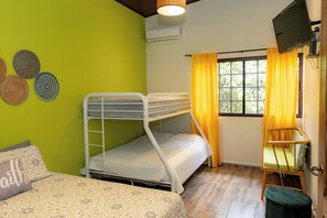 1 bedroom, desk, free WiFi, bed sheets