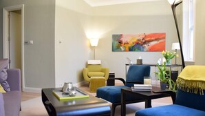 Ảnh chưa phân loại, 5 trong số 16 ảnh, nút