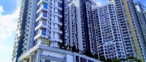 المنشأة من الخارج