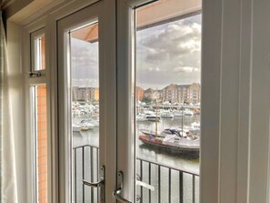 Interior - Cosy Flat in Maritime Quarter - Pass the Keys (Swansea)