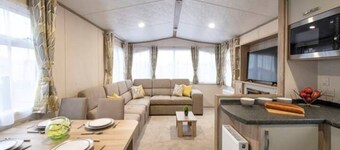 Beautiful & Cosy Holiday Home in Gorgeous Location - Pass the Keys