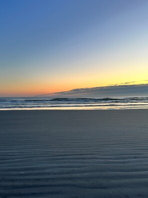 Liegestühle, Strandtücher