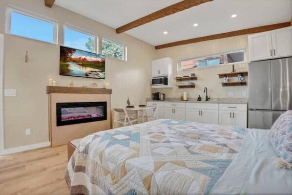 1 Schlafzimmer, Schreibtisch, Bügeleisen/Bügelbrett, kostenloses WLAN