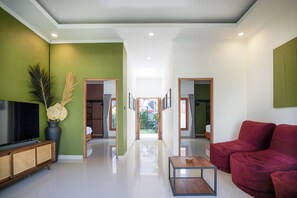 2 bedrooms, WiFi, bed sheets - Muscle beach villa in centre super trendy Canggu (Canggu)