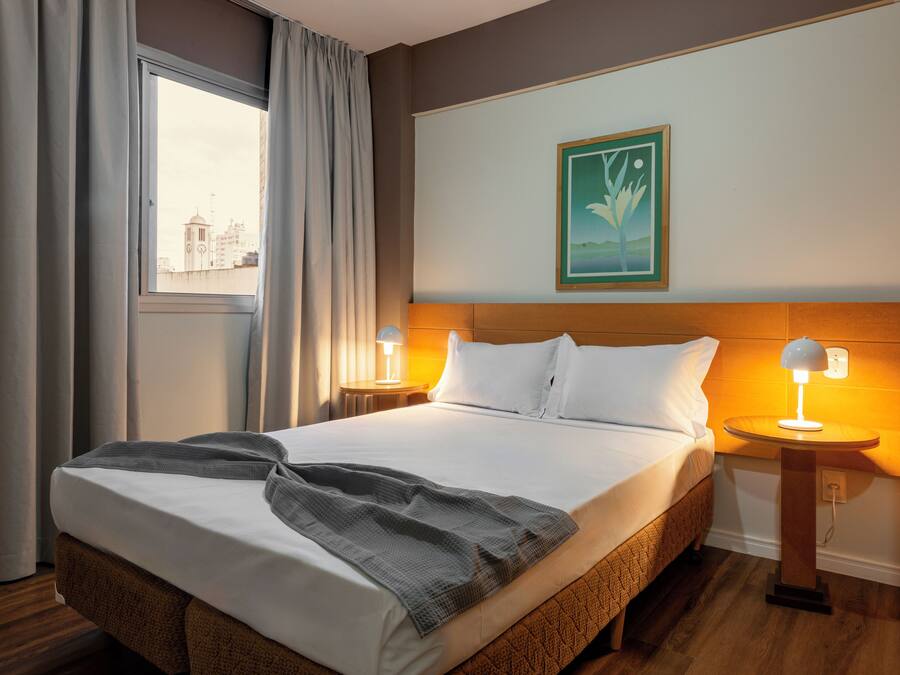 Individually furnished, desk, free WiFi, bed sheets