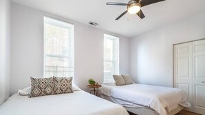 5 dormitorios, tabla de planchar con plancha, wifi y ropa de cama