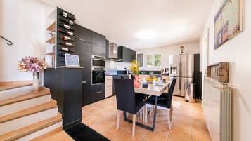 Réfrigérateur, micro-ondes, four, lave-vaisselle