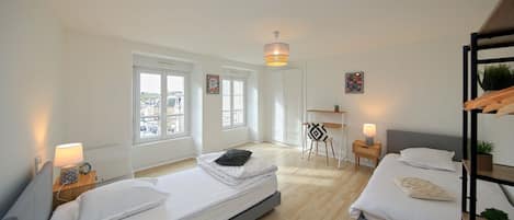 3 bedrooms, iron/ironing board, free WiFi, bed sheets