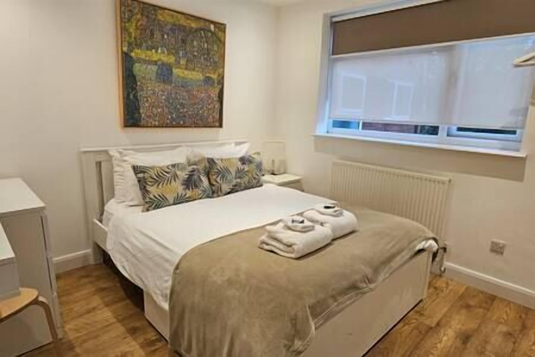 2 多间卧室、熨斗/熨衣板、WiFi、床单