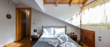 4 bedrooms, WiFi, bed sheets