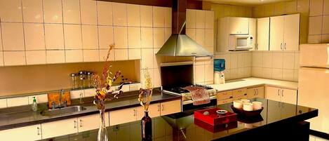 Fridge, microwave, oven, stovetop