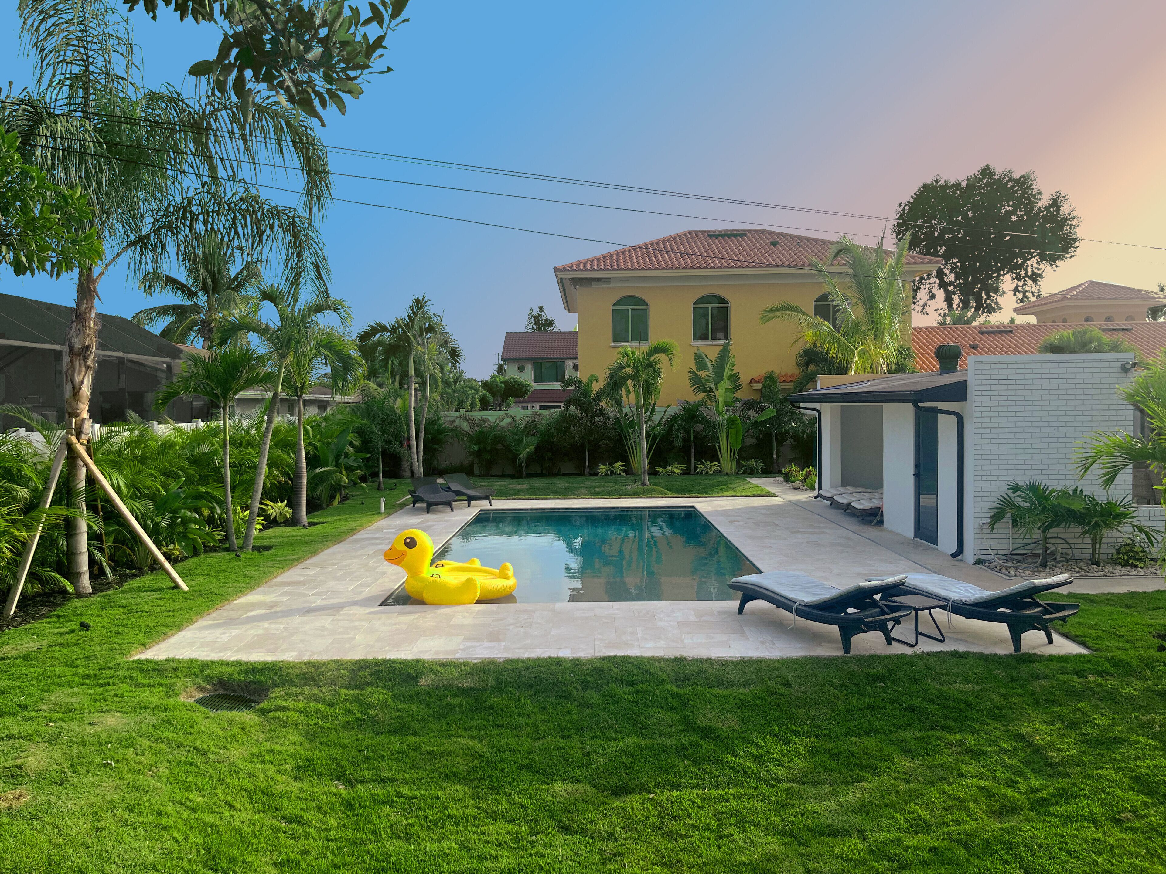 Beachfront Bliss Awaits: New 5BR Oasis Private Pool & Walk or Bike to Beach!