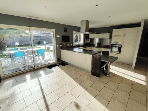 Belle maison tout confort avec piscine, proche de Capbreton et d'Hossegor