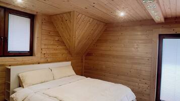 3 bedrooms, iron/ironing board, travel cot, WiFi