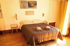 2 Schlafzimmer, Schreibtisch, Bügeleisen/Bügelbrett, WLAN