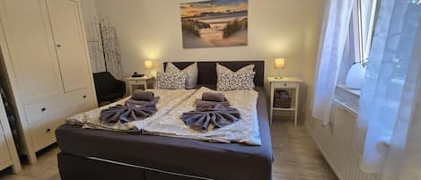 1 bedroom, free WiFi, bed sheets