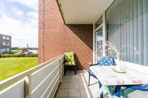 Outdoor dining - Relax in Moby Dick Whg. 23 (Borkum)