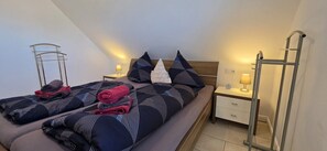 3 bedrooms, WiFi (free), bed sheets - Strandkrabbe: Your vacation by the sea! (Borkum)
