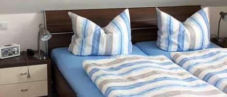 3 bedrooms, free WiFi, bed sheets