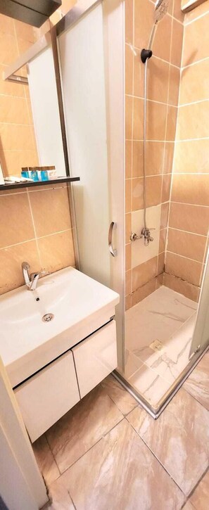 Familie appartement | Badkamer