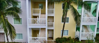 5 "J" Jus Chillin'  Cozy 2-bedroom condo in Resorts World Bimini Community 
