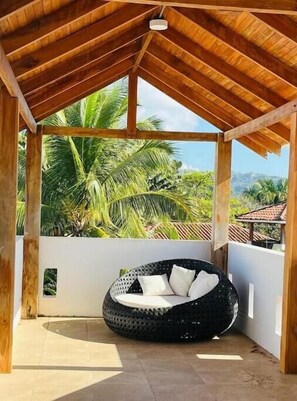 Terrace/patio - Hermosa palms beach house (Playa Hermosa)