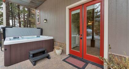 Cozy 1-bedroom apartment in charming Flagstaff with Hot Tub, Wi-Fi and AC.