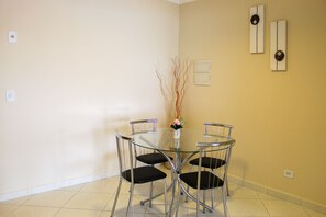 Comfort Apartment | Dining