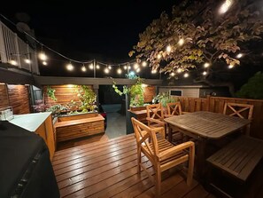 Outdoor dining - Modern 4BR Toronto Home | Record Player, Offices

 (Toronto)