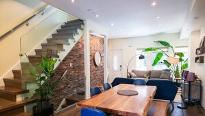 Interior - Modern 4BR Toronto Home | Record Player, Offices

 (Toronto)