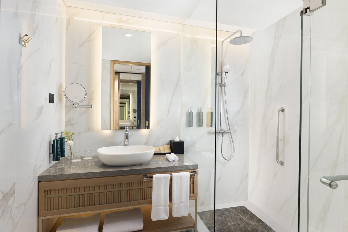 Ducha del cuarto de baño
