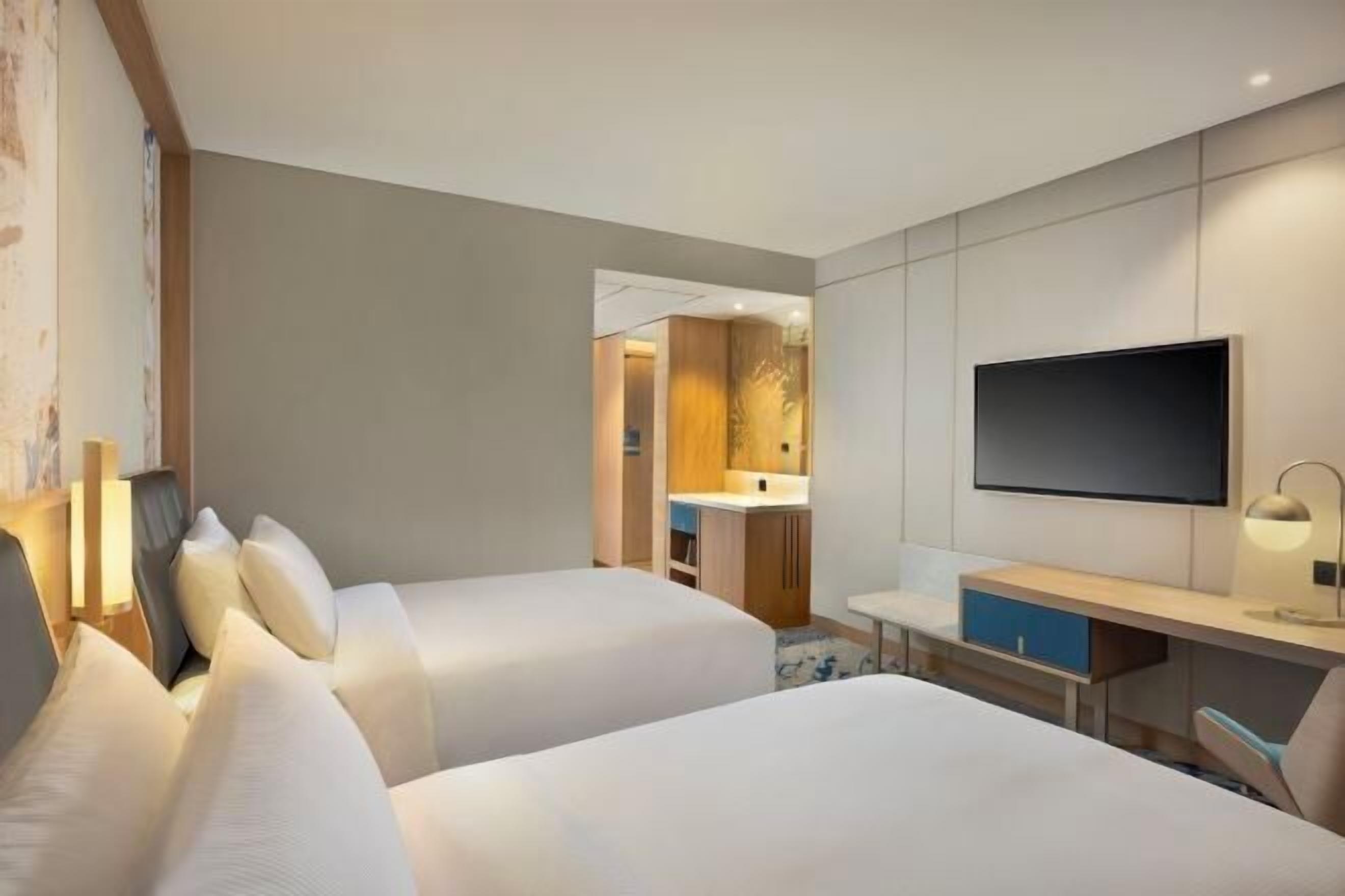 Premium bedding, Select Comfort beds, minibar, in-room safe