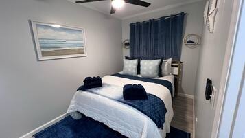 1 chambre, bureau, fer et planche à repasser, accès Internet