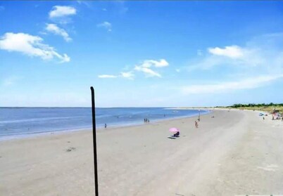 Tybee’s North Beach Oasis
Beach access, Pool, Bird and ship watching.