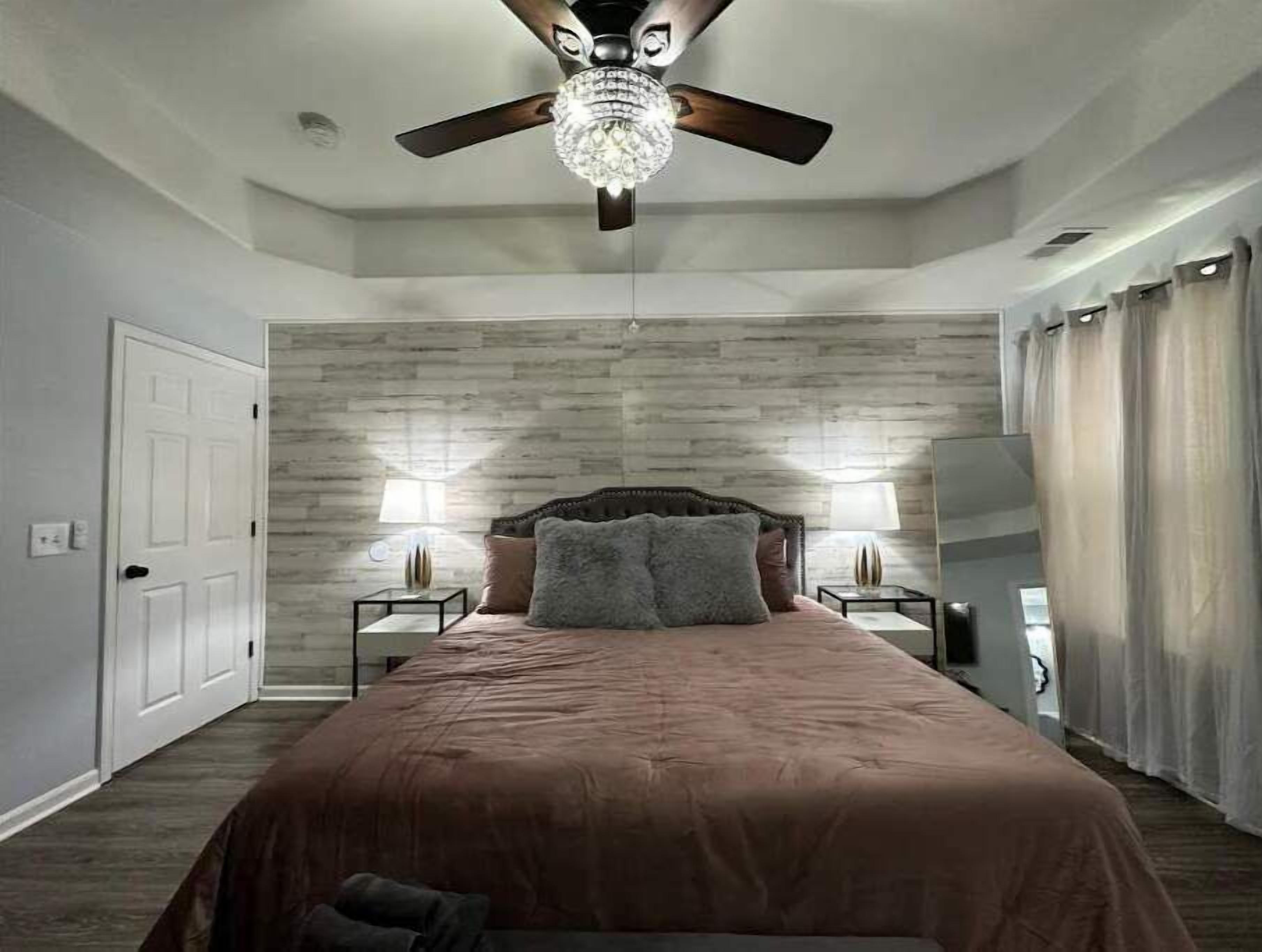 3 soverom, strykejern/-brett, wi-fi og sengetøy