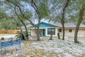 Exterior - 4 Mi to Beach: Gem w/ Private Pool in Rockport (Rockport)