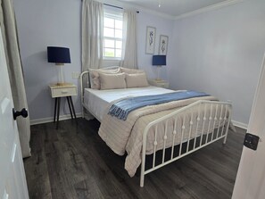 4 Schlafzimmer, Bügeleisen/Bügelbrett, kostenloses WLAN, Bettwäsche