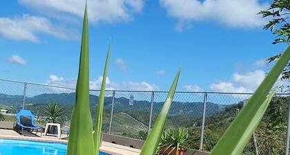 Villa Diana Hermosa Vista a las Montañas de PR un Lugar Donde Respiras Paz!