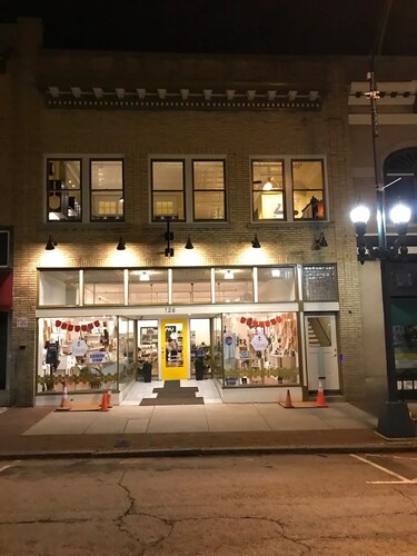 Walkable Downtown Salisbury Fully Furnished Apt.