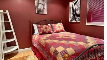 2 bedrooms, desk, free WiFi, bed sheets