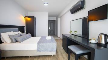 Standard Double Room | Minibar, desk, laptop workspace, free WiFi