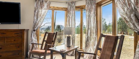 المنشأة من الداخل