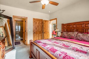 3 bedrooms, iron/ironing board, travel crib, free WiFi
