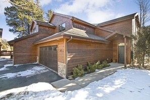 Exterior - Tranquility on the River Four – Mtn Lodge on Big Thompson River – 20-NCD0366 (Estes Park)