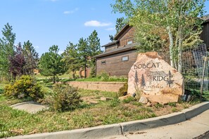 Property grounds - Wild Flower - Located near Estes Park 18 Hole Golf Course - EV #3197 (Estes Park)